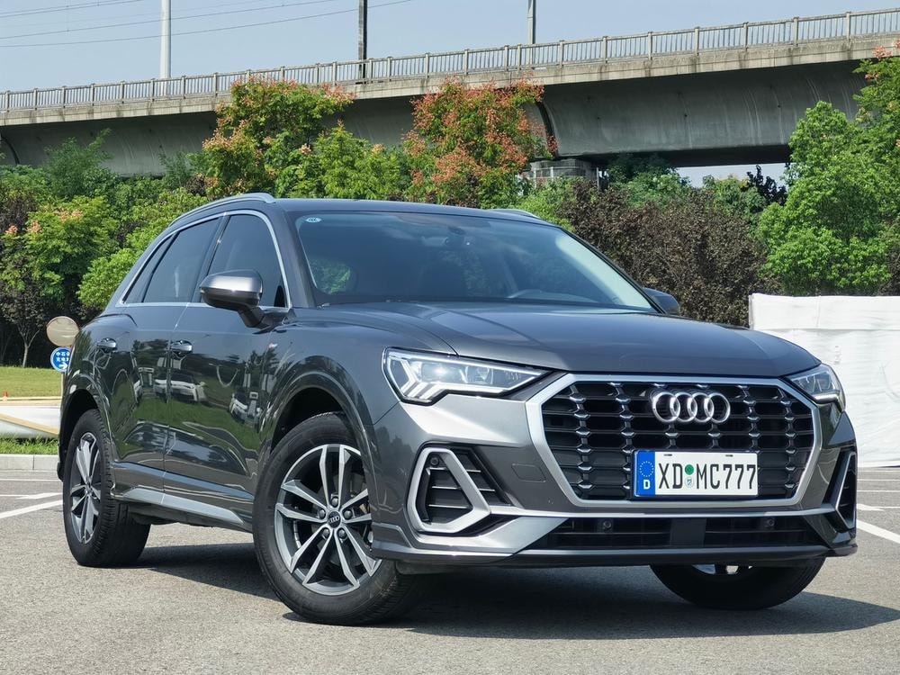Audi Q3 2022 — фото автомобиля 1