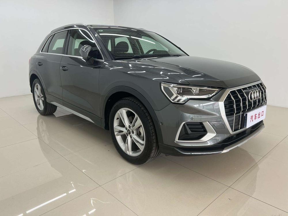 Audi Q3 2022 — фото автомобиля