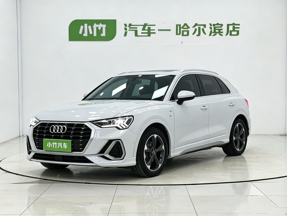 Audi Q3 2022 — фото автомобиля