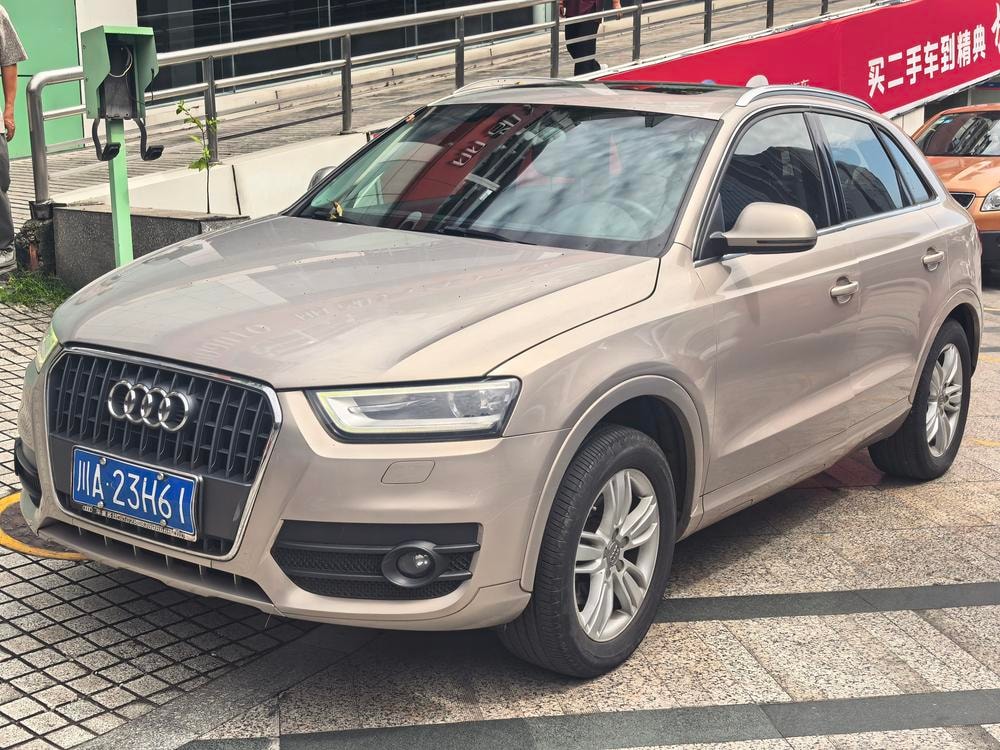Audi Q3 2015 — фото автомобиля