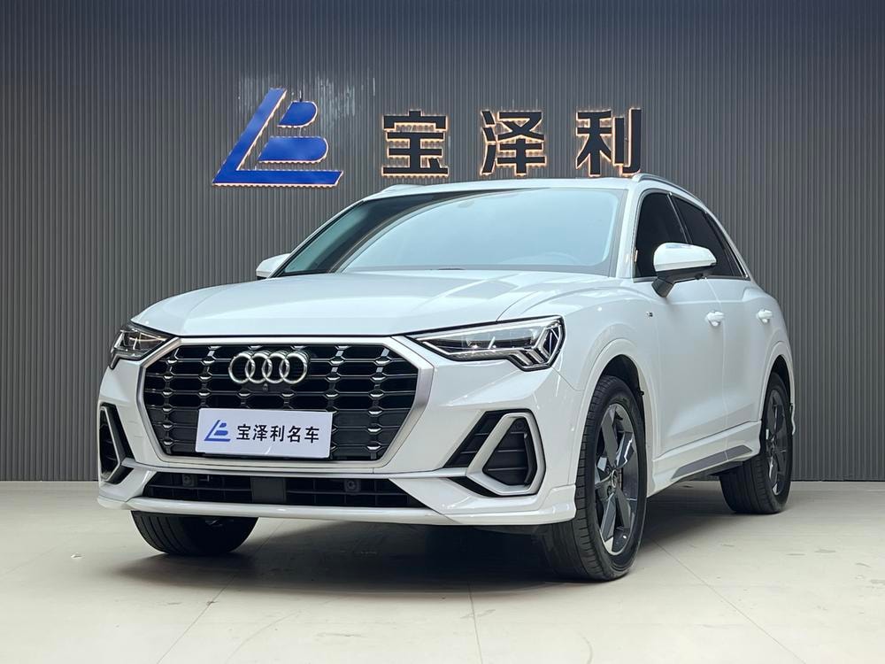 Audi Q3 2023 — фото автомобиля