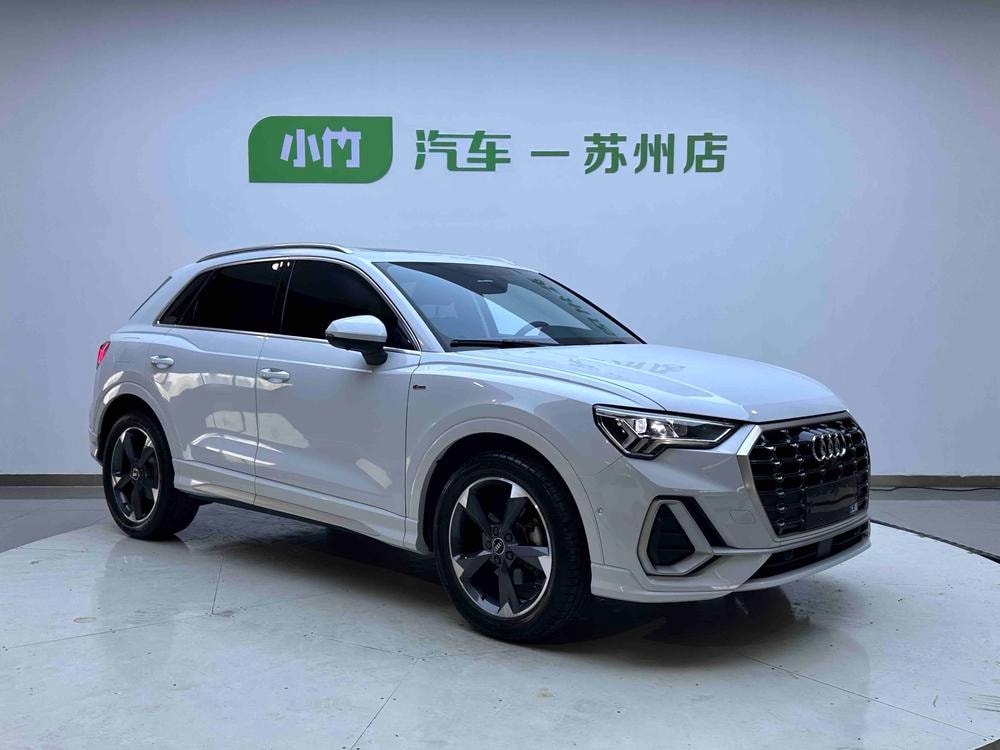 Audi Q3 2022 — фото автомобиля