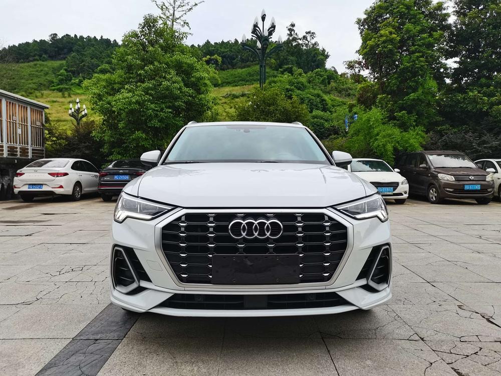 Audi Q3 2022 — фото автомобиля 1