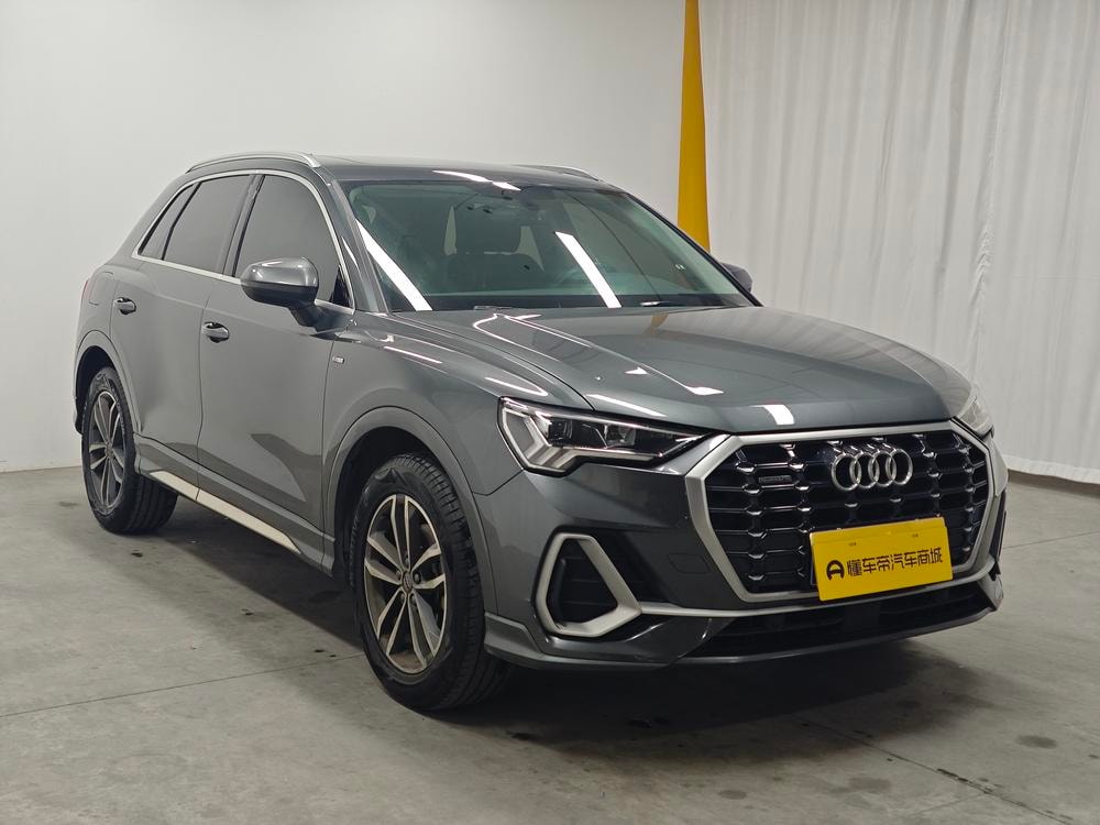 Audi Q3 2021 — фото автомобиля
