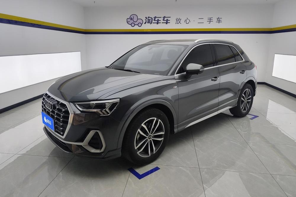 Audi Q3 2021 — фото автомобиля