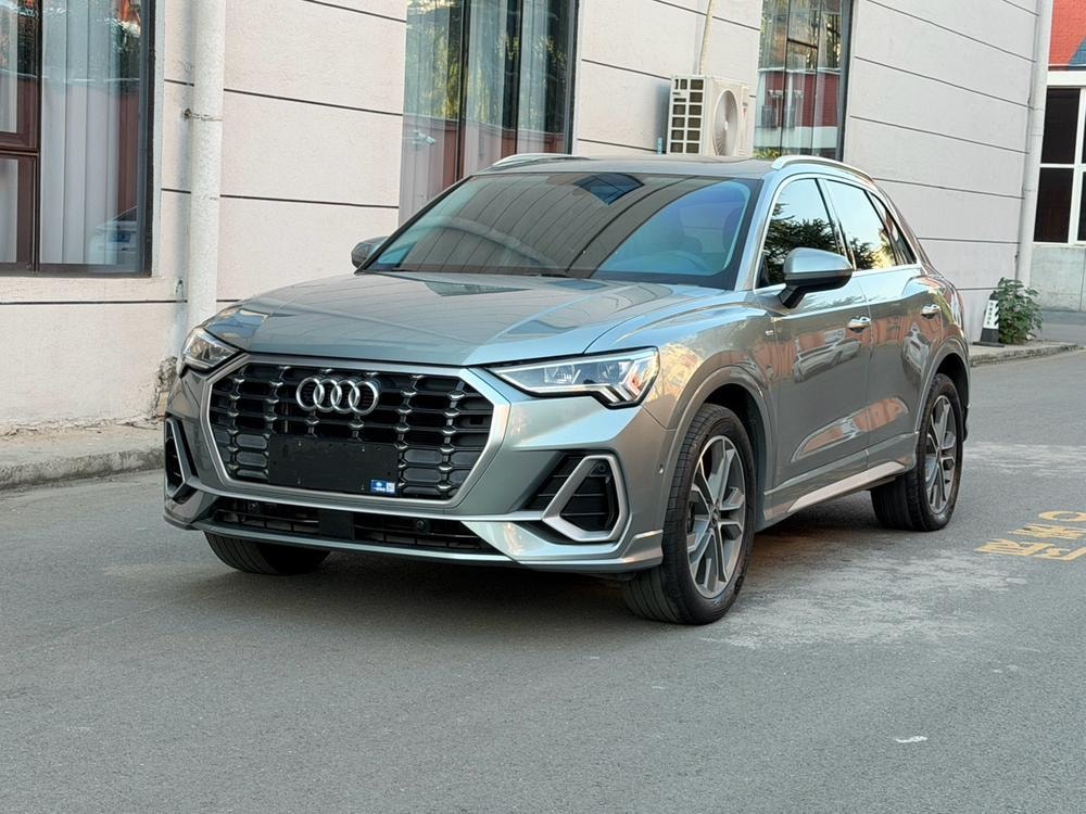 Audi Q3 2022 — фото автомобиля 1