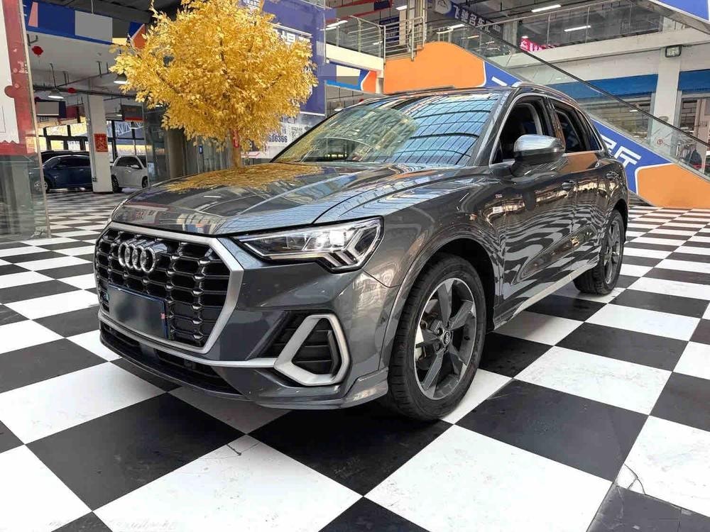 Audi Q3 2022 — фото автомобиля 1