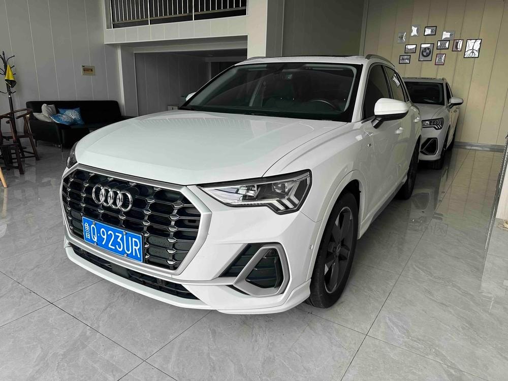 Audi Q3 2022 — фото автомобиля 1