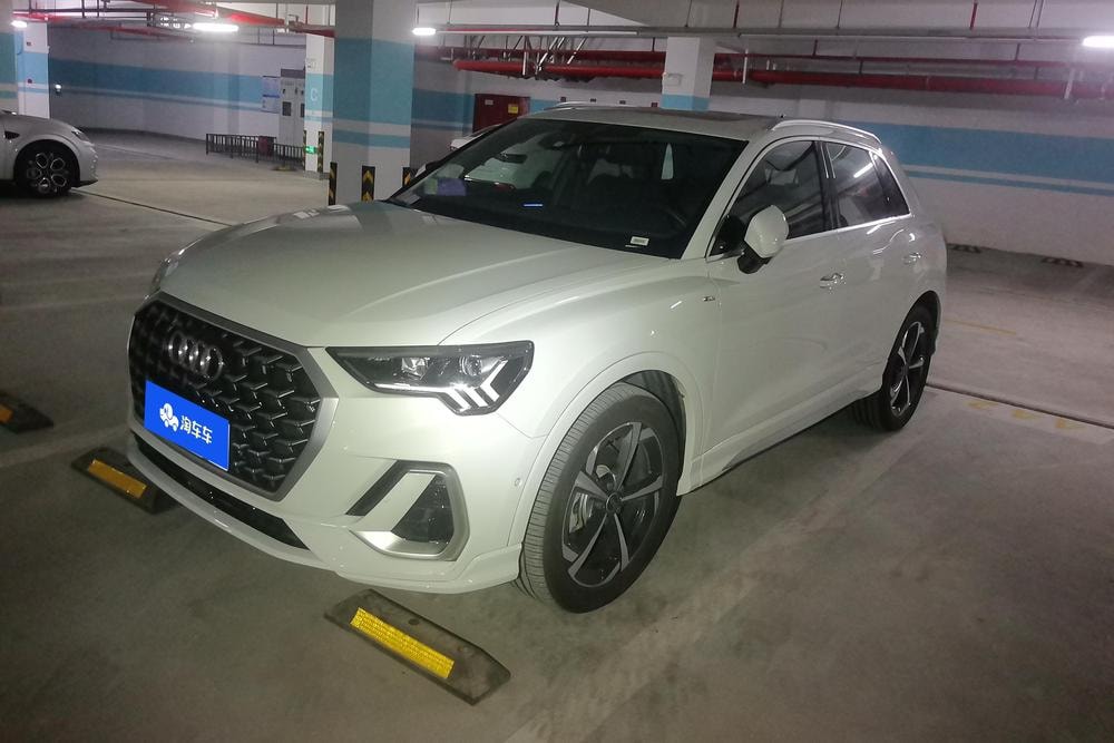 Audi Q3 2024 — фото автомобиля 1