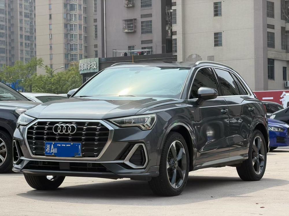 Audi Q3 2022 — фото автомобиля 1