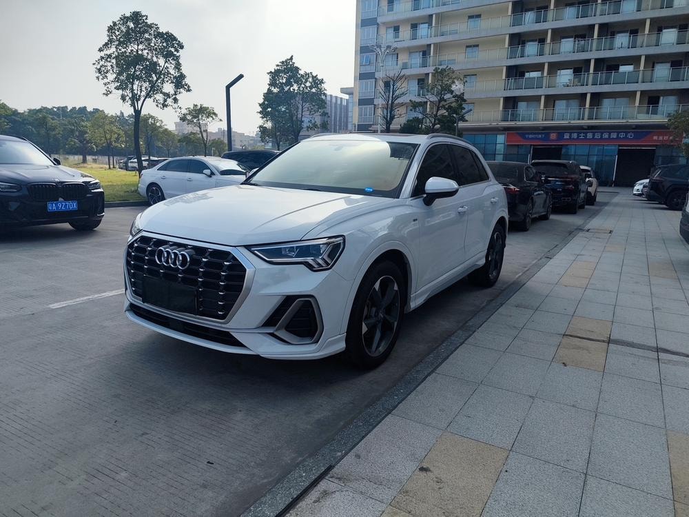 Audi Q3 2019 — фото автомобиля 1