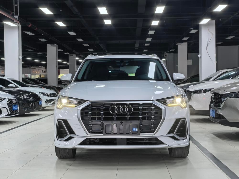 Audi Q3 2023 — фото автомобиля 1