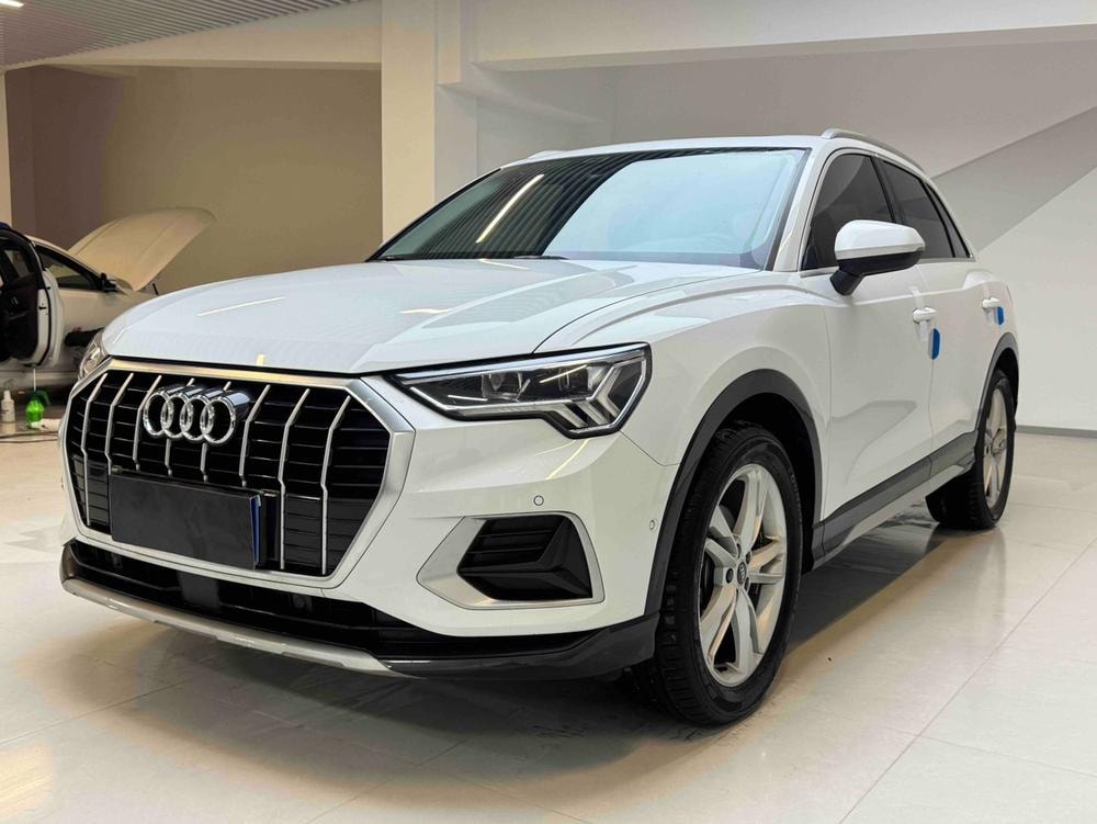 Audi Q3 2022 — фото автомобиля 1