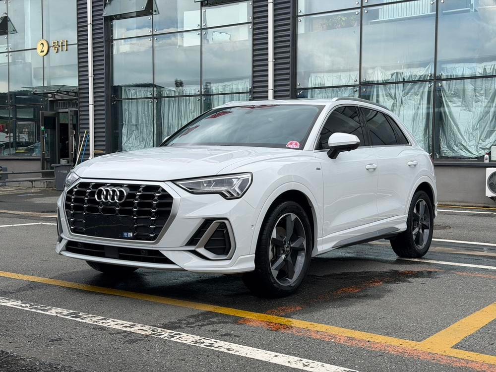 Audi Q3 2023 — фото автомобиля 1