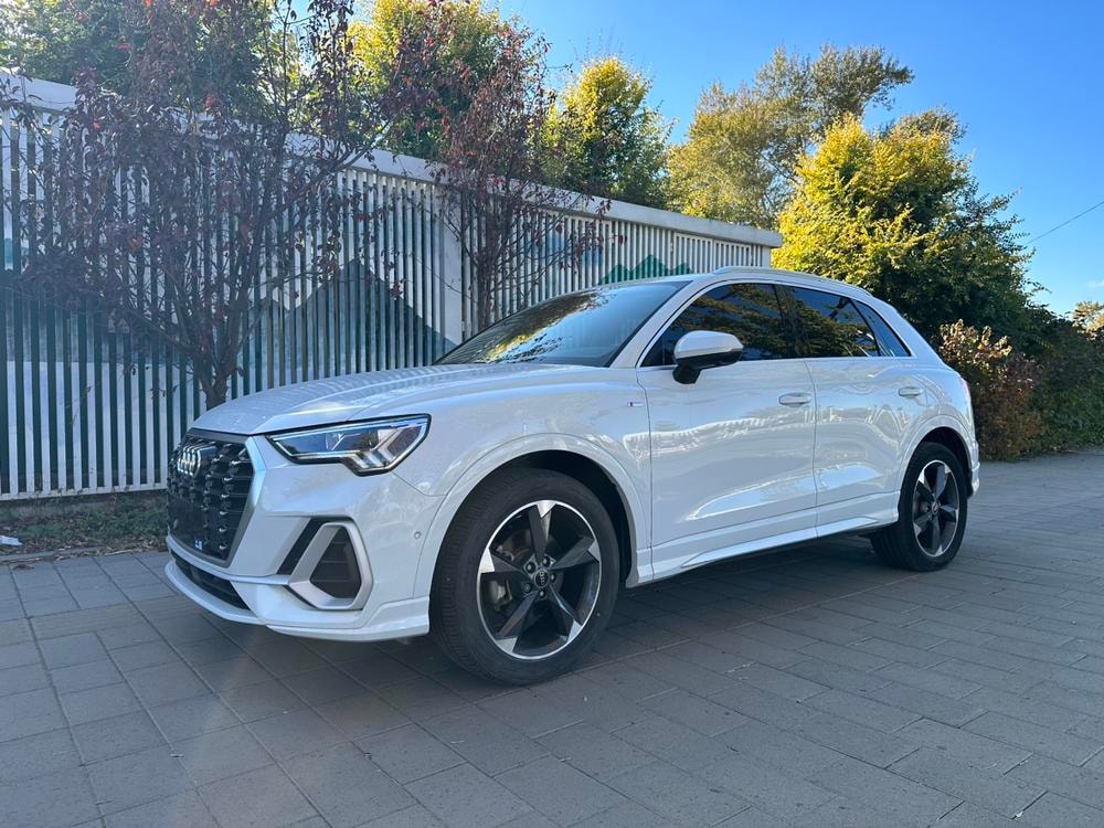 Audi Q3 2022 — фото автомобиля