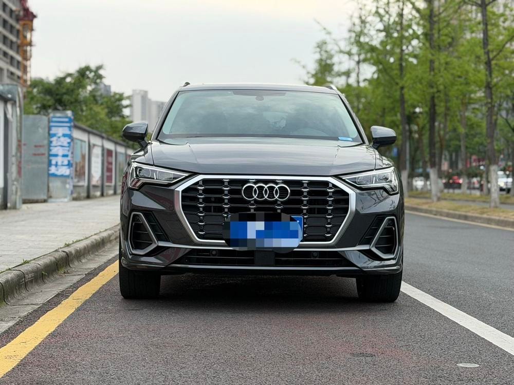 Audi Q3 2022 — фото автомобиля