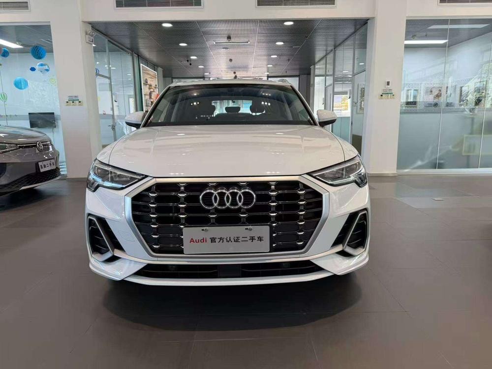 Audi Q3 2019 — фото автомобиля