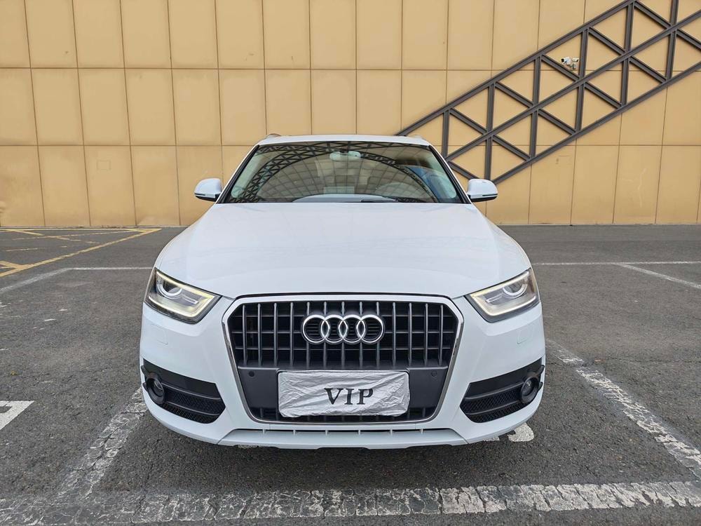 Audi Q3 2015 — фото автомобиля