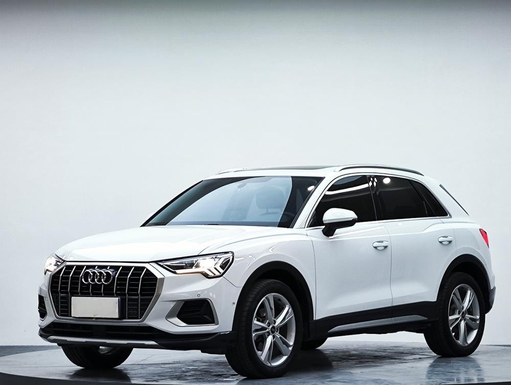 Audi Q3 2022 — фото автомобиля