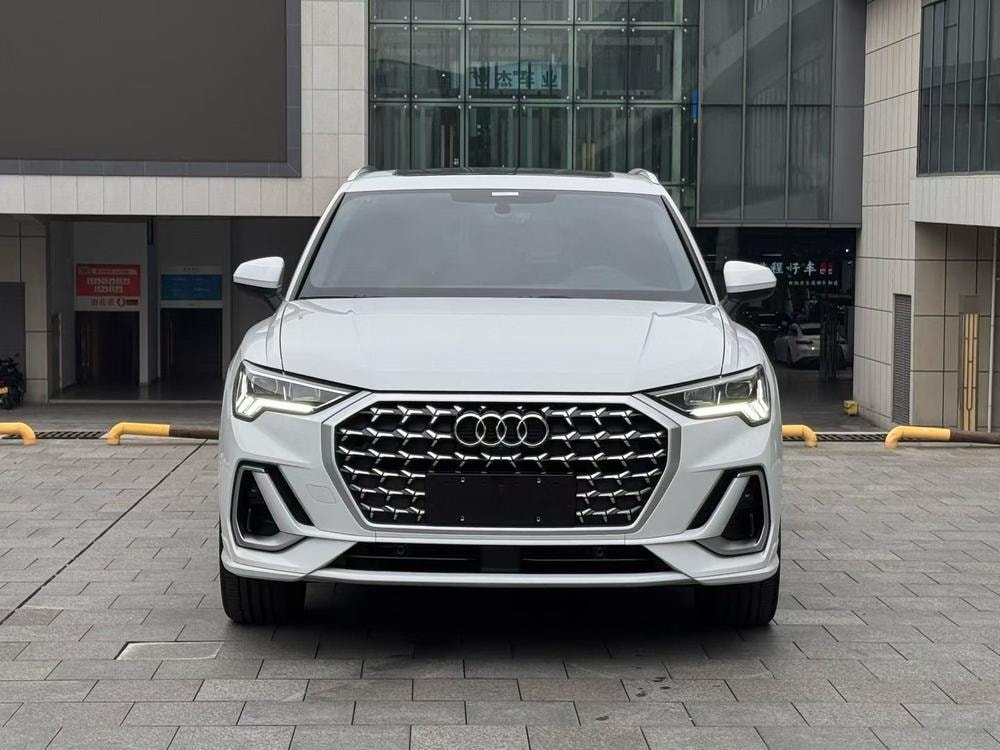 Audi Q3 2024 — фото автомобиля
