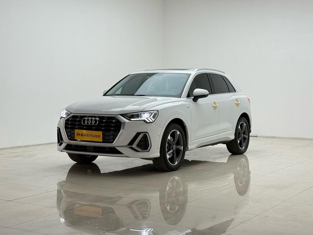 Audi Q3 2021 — фото автомобиля