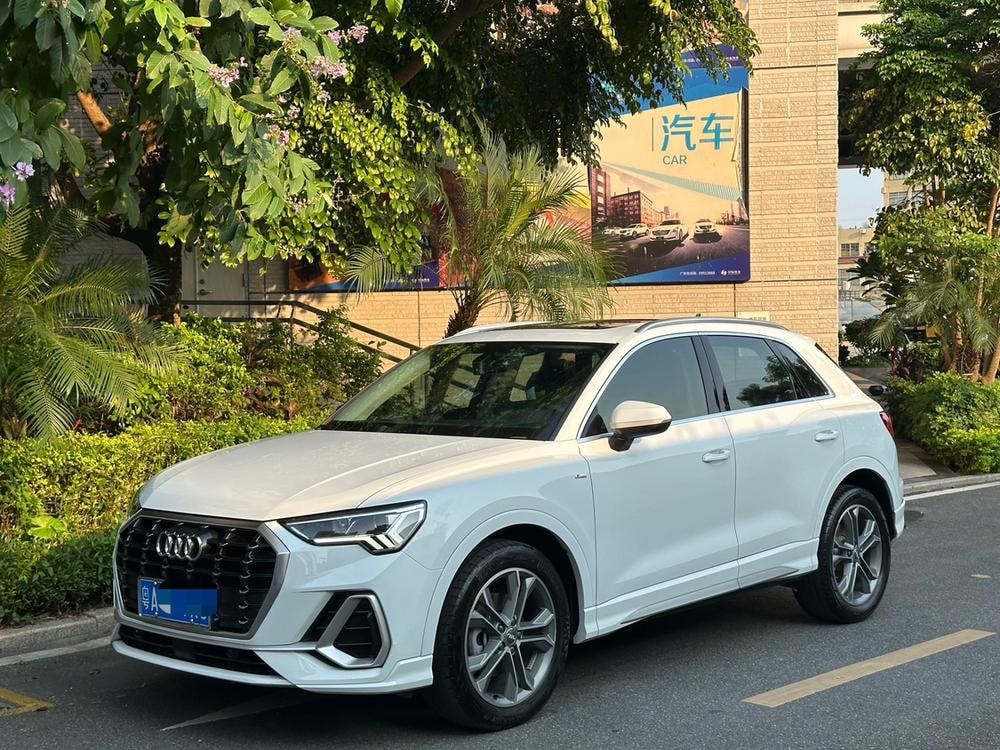 Audi Q3 2020 — фото автомобиля