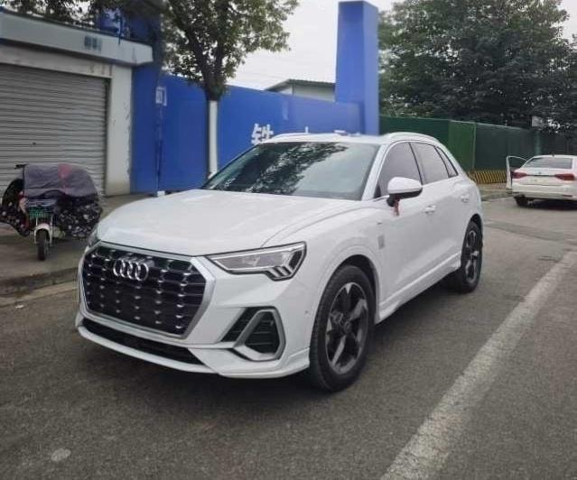 Audi Q3 2022 — фото автомобиля