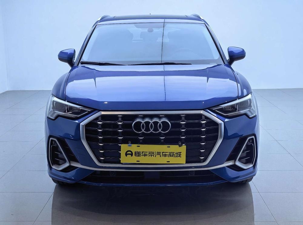 Audi Q3 2021 — фото автомобиля
