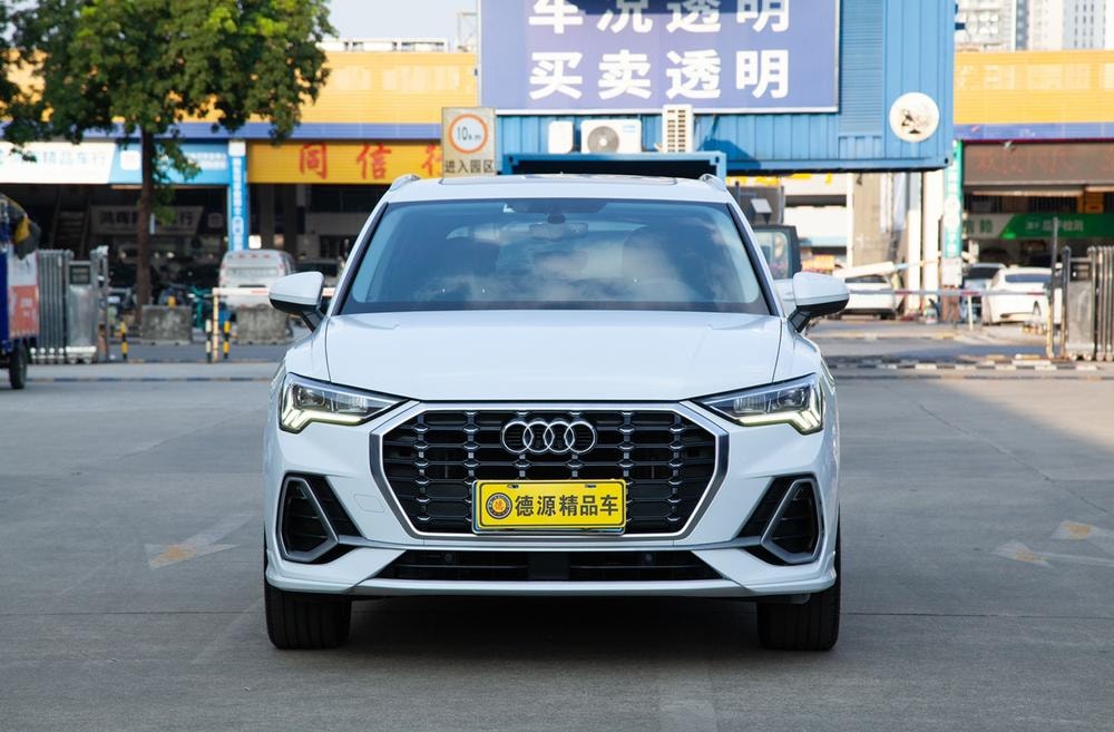 Audi Q3 2019 — фото автомобиля