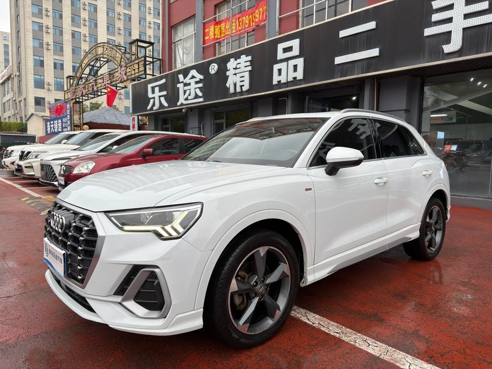 Audi Q3 2019 — фото автомобиля