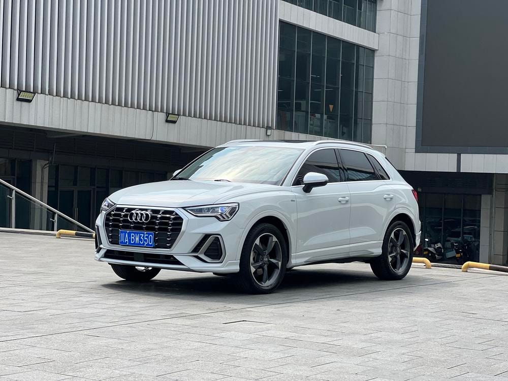 Audi Q3 2020 — фото автомобиля
