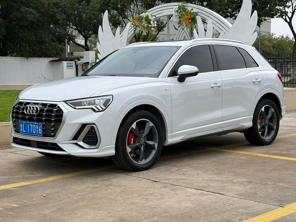 Audi Q3 2020 — фото автомобиля