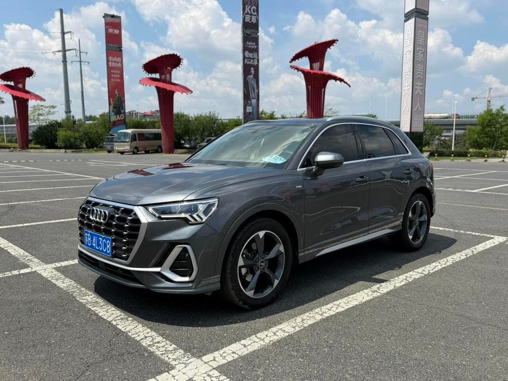Audi Q3 2023 — фото автомобиля