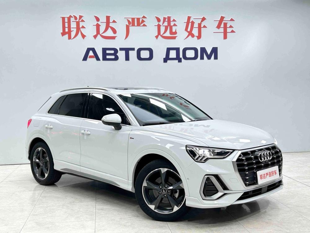 Audi Q3 2022 — фото автомобиля