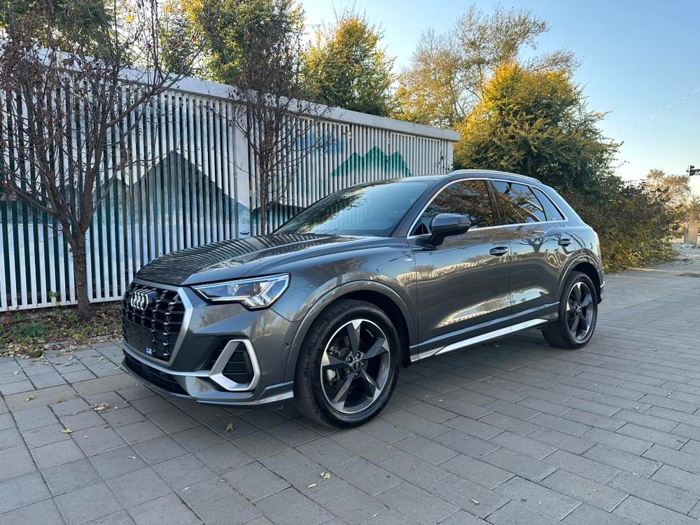 Audi Q3 2022 — фото автомобиля
