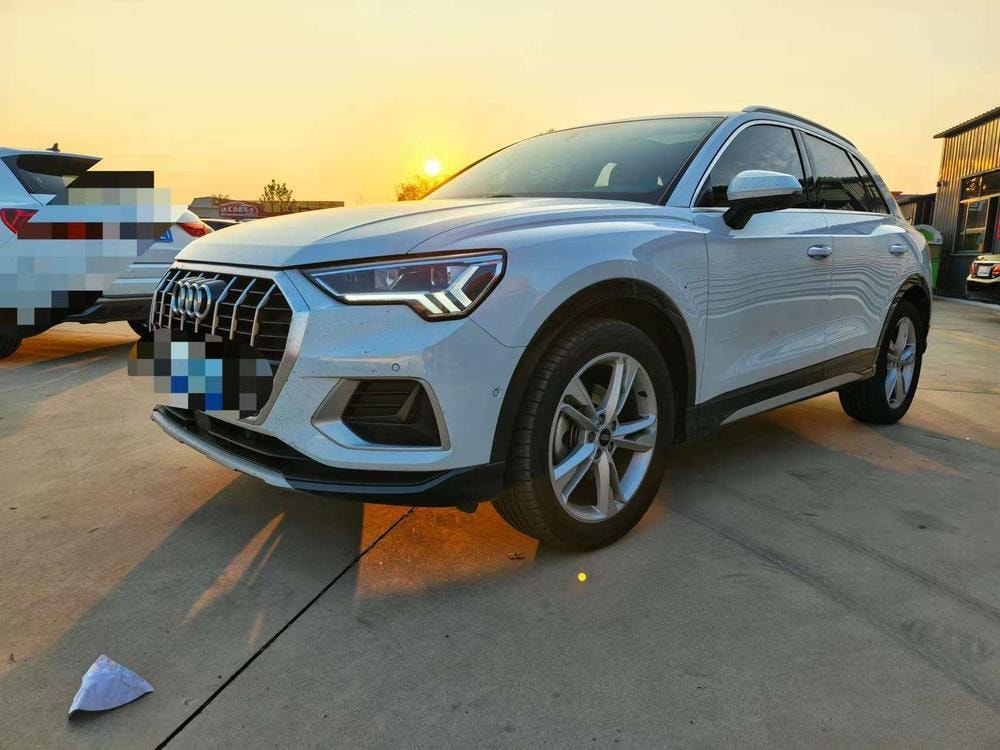 Audi Q3 2023 — фото автомобиля