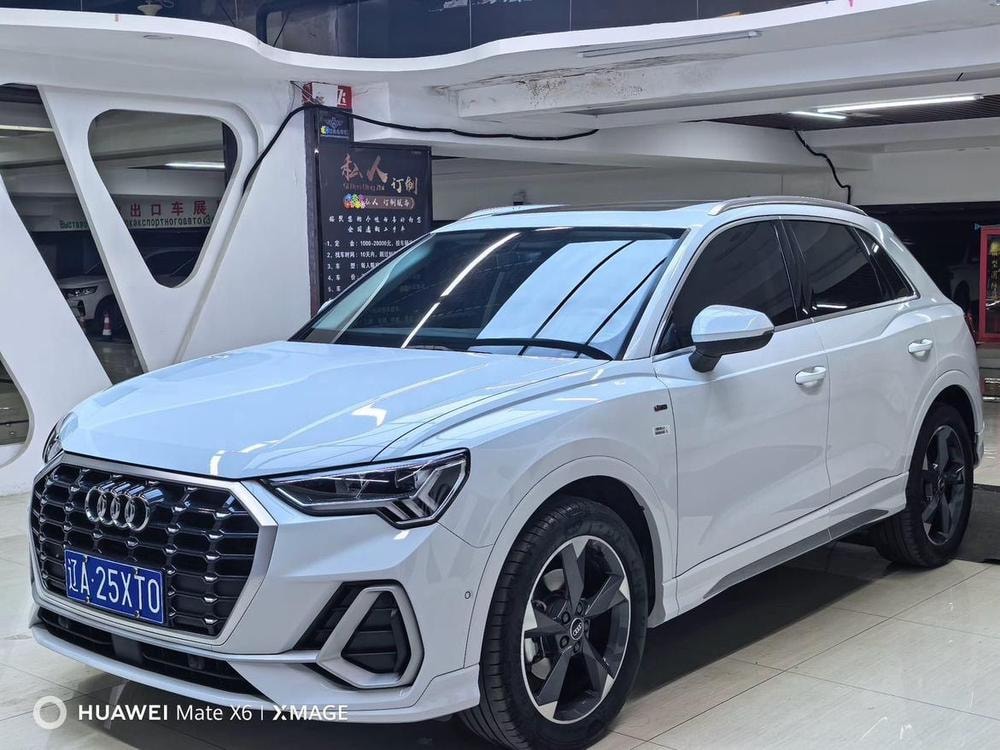 Audi Q3 2022 — фото автомобиля