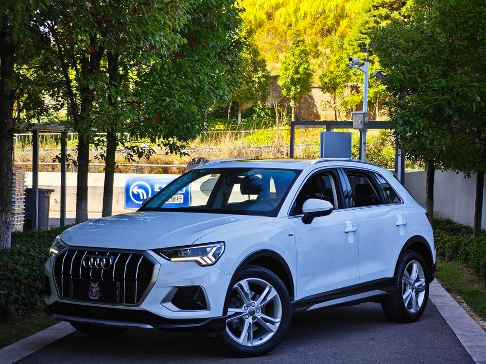 Audi Q3 2020 — фото автомобиля