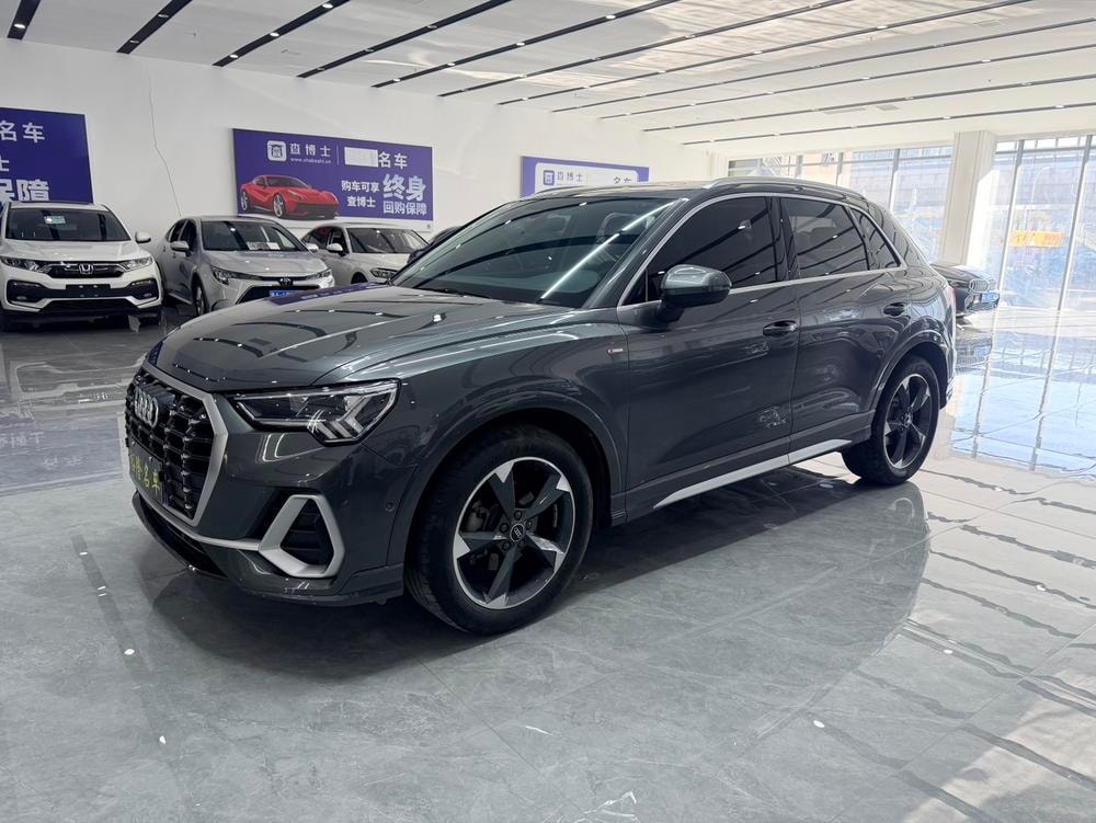 Audi Q3 2023 — фото автомобиля