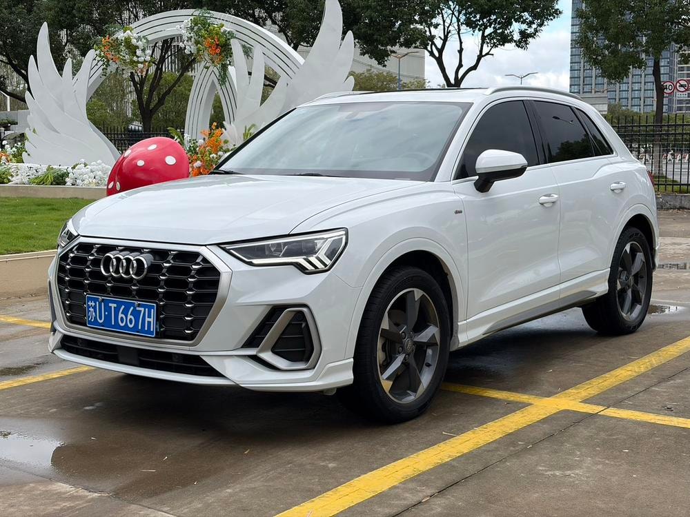 Audi Q3 2020 — фото автомобиля