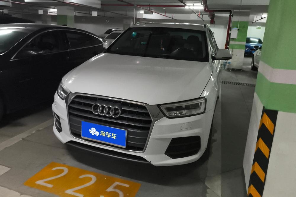 Audi Q3 2018 — фото автомобиля