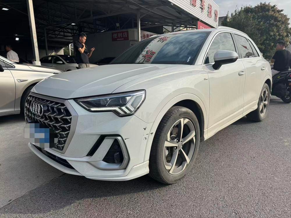 Audi Q3 2025 — фото автомобиля
