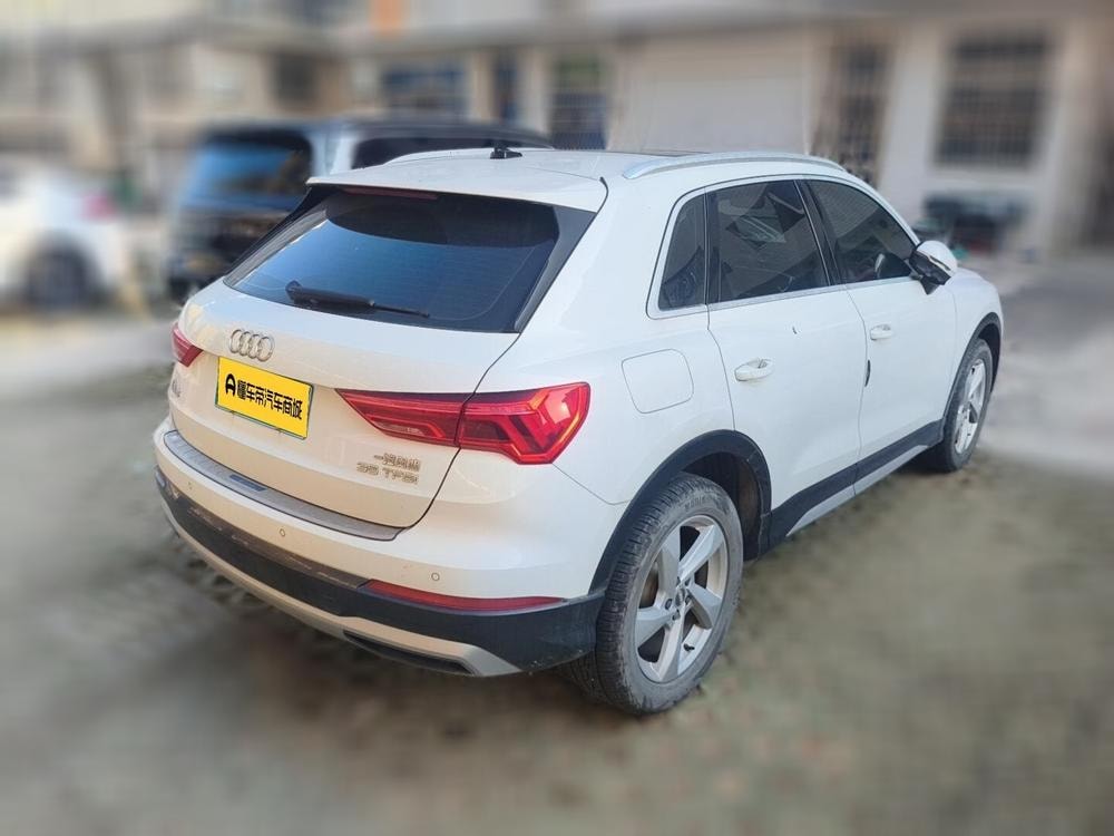 Audi Q3 2019 — фото автомобиля