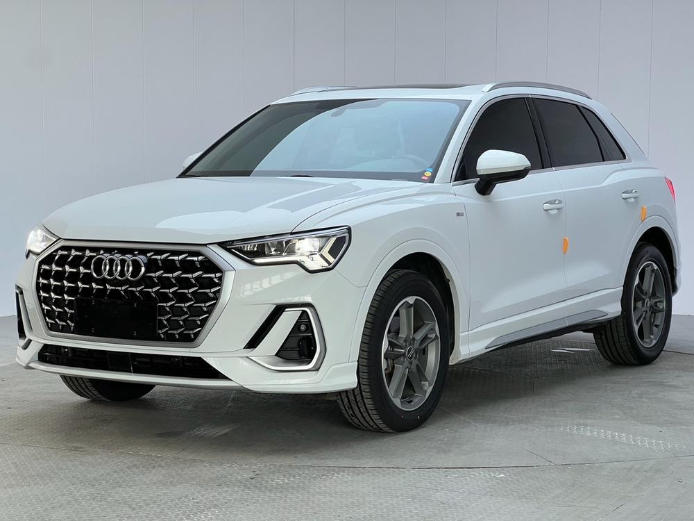Audi Q3 2024 — фото автомобиля