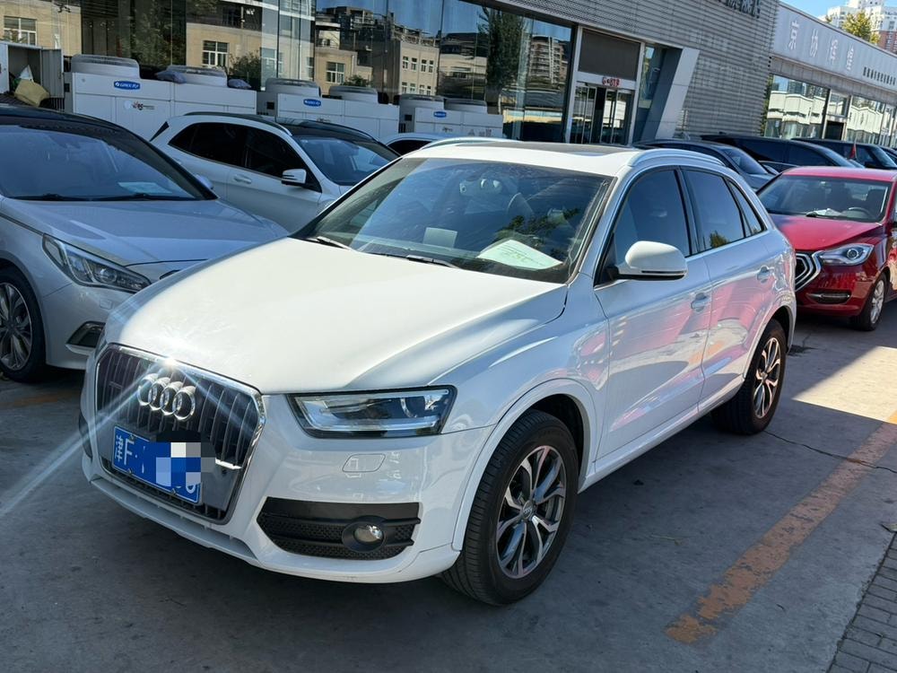 Audi Q3 2015 — фото автомобиля