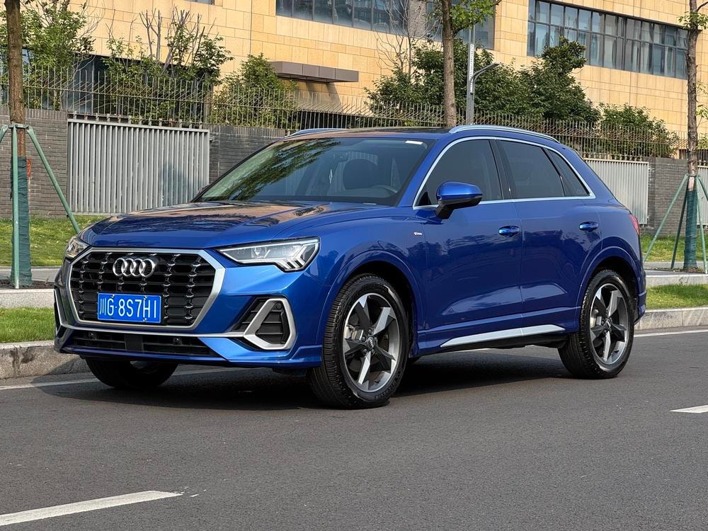 Audi Q3 2019 — фото автомобиля