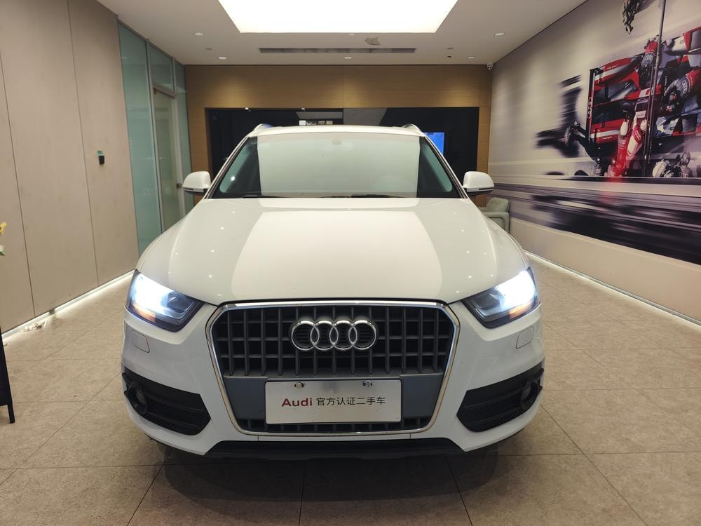 Audi Q3 2015 — фото автомобиля