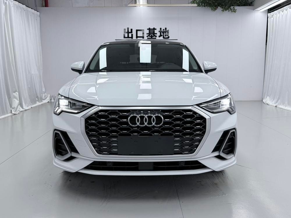 Audi Q3 Sportback 2022 — фото автомобиля
