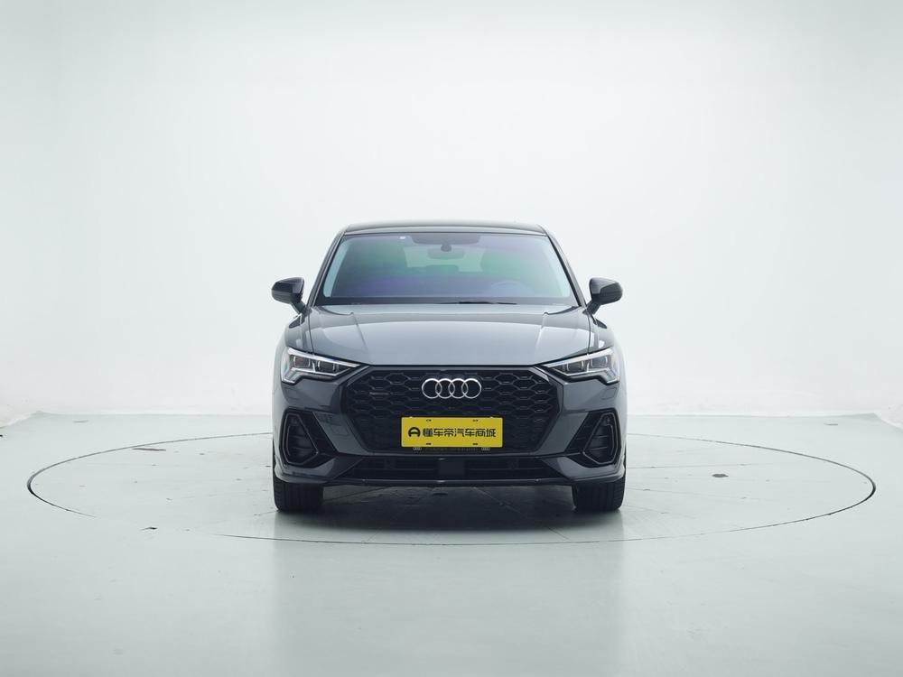 Audi Q3 Sportback 2022 — фото автомобиля 1