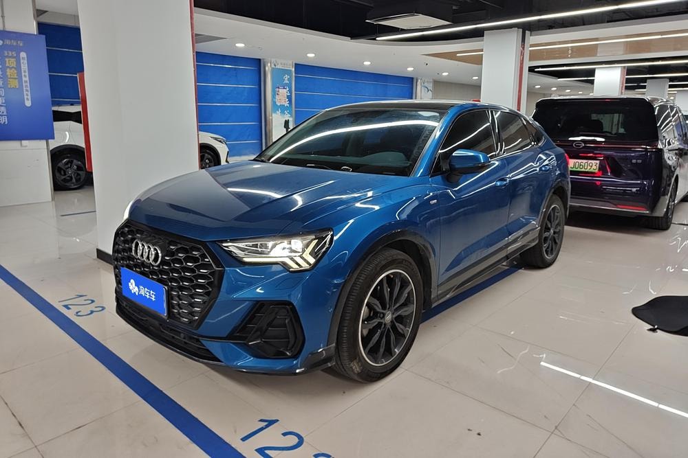 Audi Q3 Sportback 2020 — фото автомобиля 1